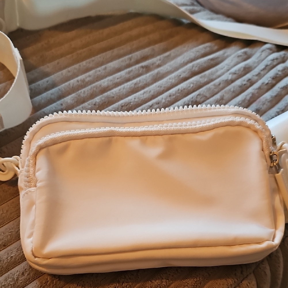 American Eagle Fanny Pack Or Crossbody